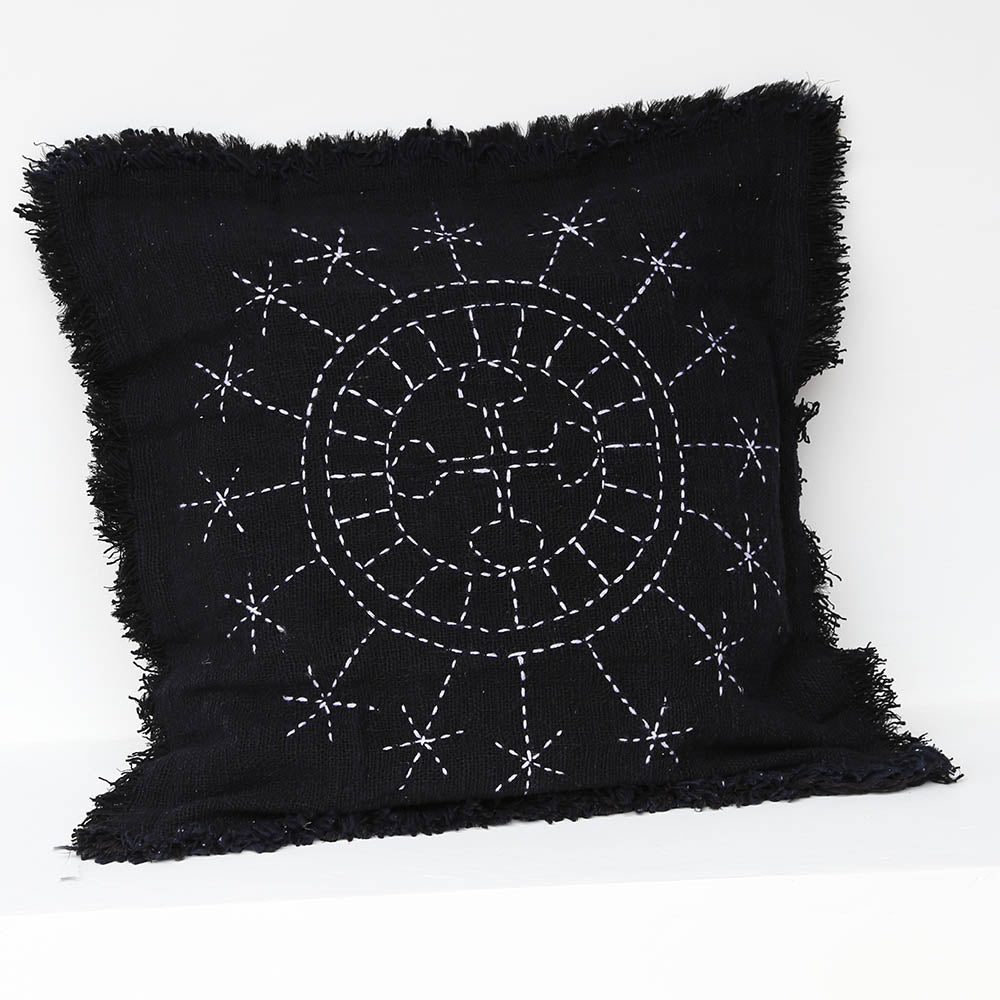 Cushion cover fringes black