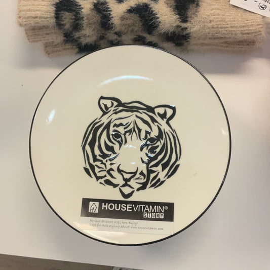 House vitamin leopard bowl