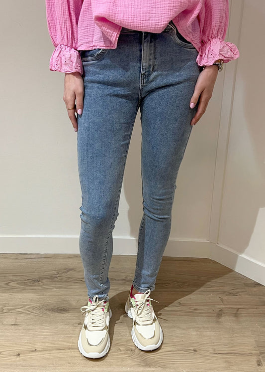 Tessa-Röhrenjeans